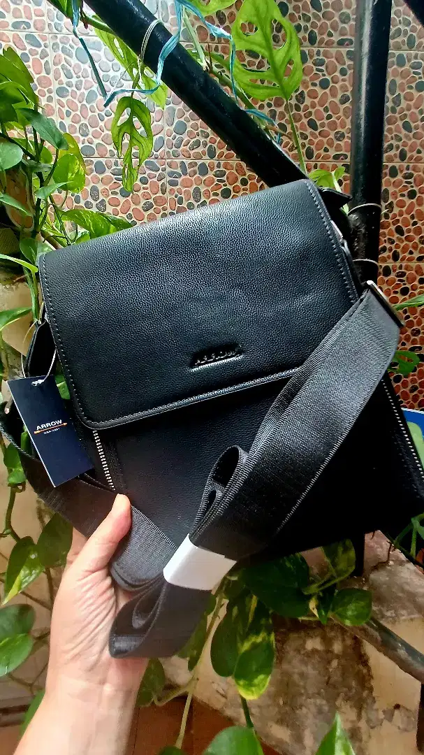 (BARU) Selempang slingbag Kulit Hitam