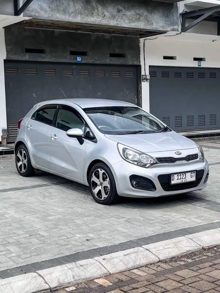 Kia Rio Se Matic 2014 Dp 11 jt