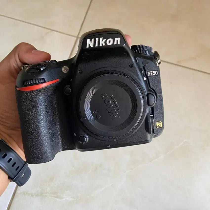 Nikon D750 body only