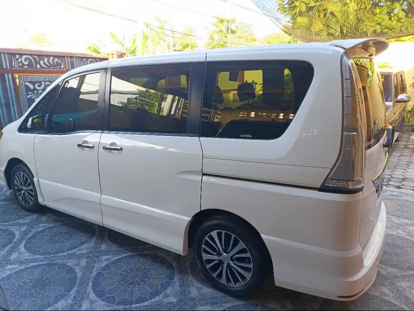 Dijual,  NISSAN SERENA  HIGHWAYSTAR  2.0 AT