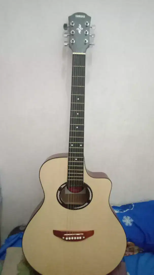 Dijual gitar Yamaha