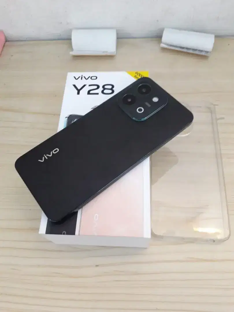 Vivo y28 Ram 8/128 Like new