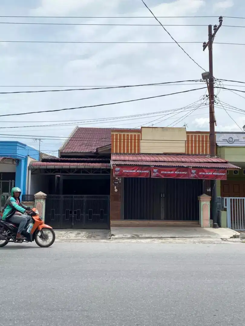 Dijual Rumah beserta Kios