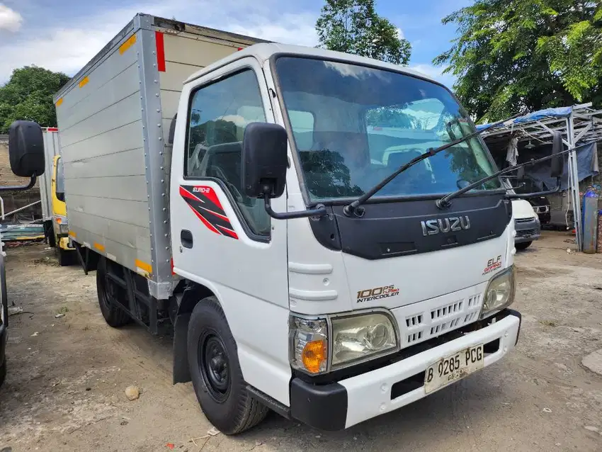 Isuzu Elf NHR 55 Engkel Box 2013 Bagus Siap Pakai