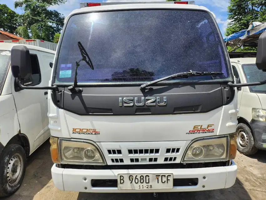 Isuzu ELF NKR 2013 Engkel Box Bagus Mantab