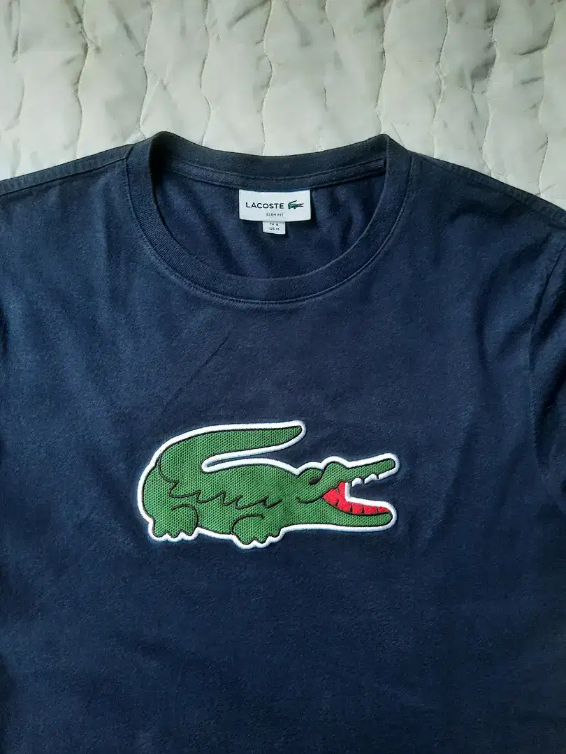 Lacoste Big LOGO. size 4/M authentic.