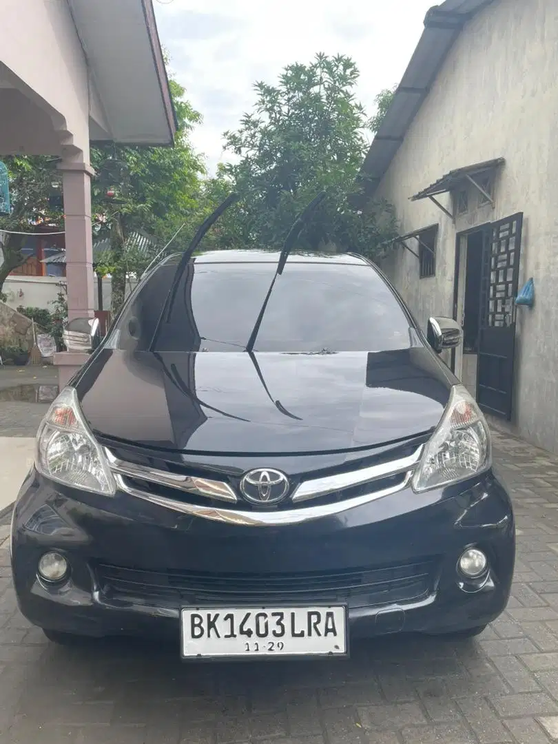 AVANZA (Hitam) G 2012