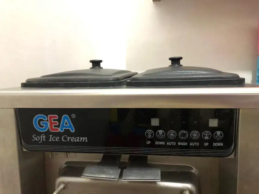 MESIN SOFT ICE CREAM GEA BT7230