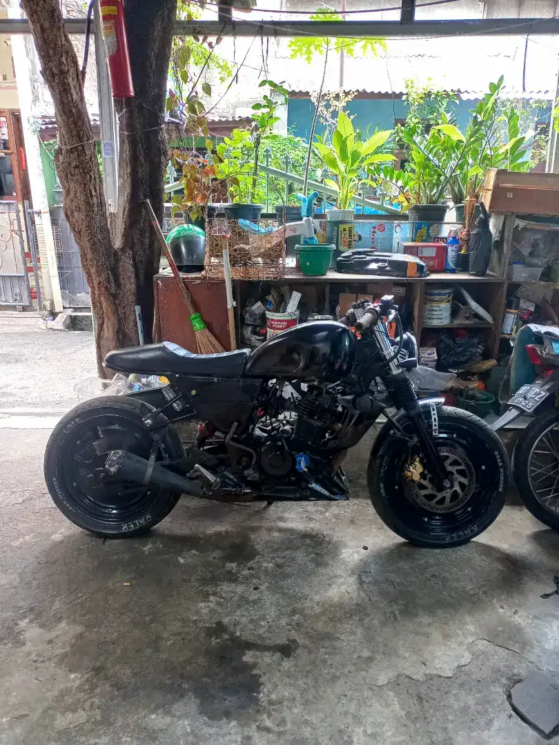 motor custom caferacer tuker matic boleh