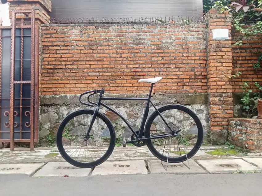 Sepeda fixie odesy