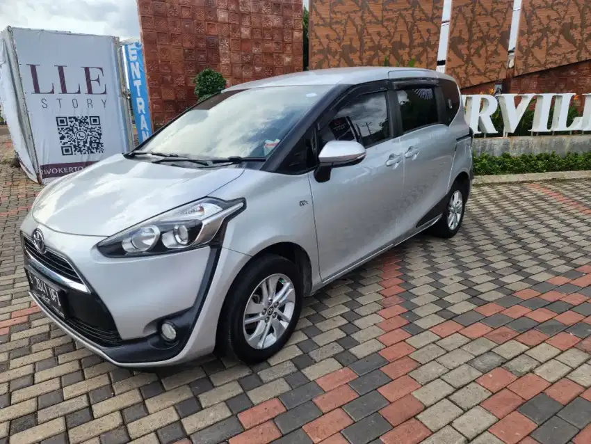 Toyota sienta G manual 2017