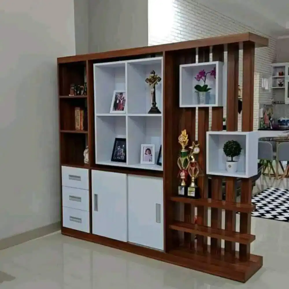 Partisi penyekat ruangan..