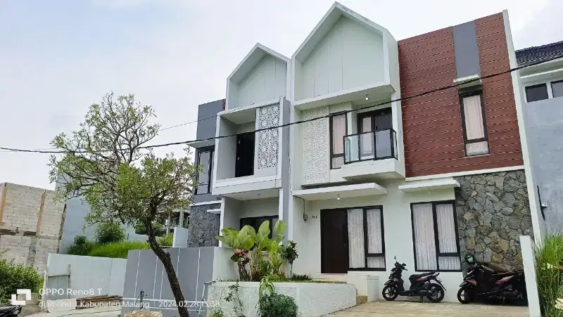 RUMAH MEWAH 2 LANTAI DAU DEKAT BATU