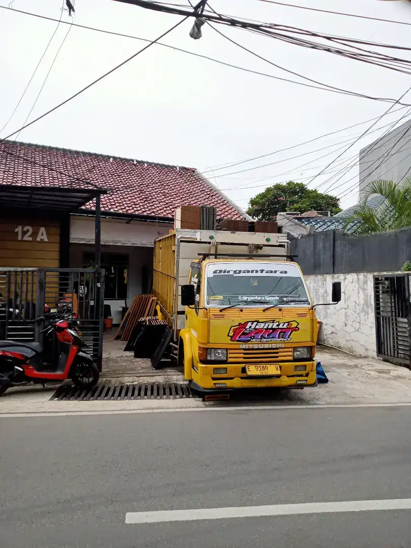 Jasa sewa truk angkut barang