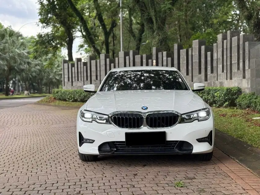 BMW 320i Sport Nik 2022