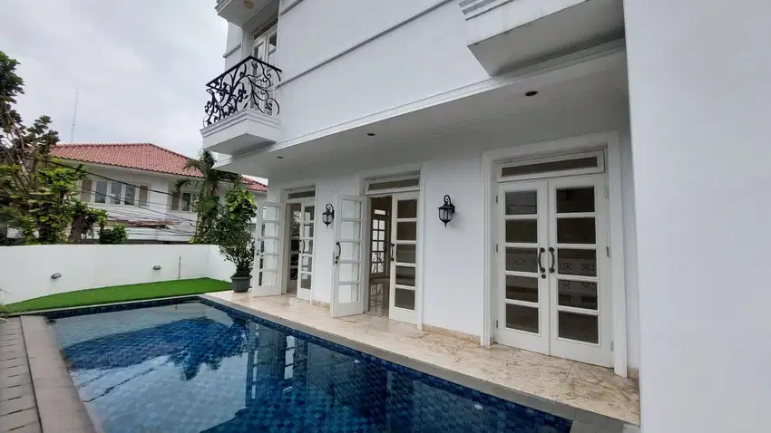 Rumah Modern Rasa Villa di Ampera Jakarta Selatan