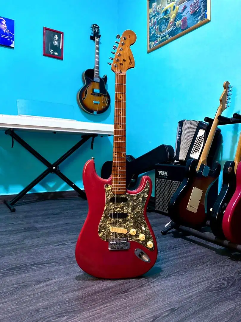 squier standard series strat