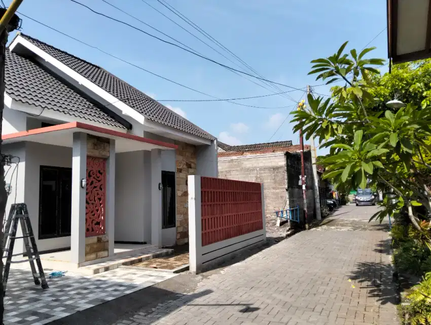 Tiga unit rumah siap di tempatin