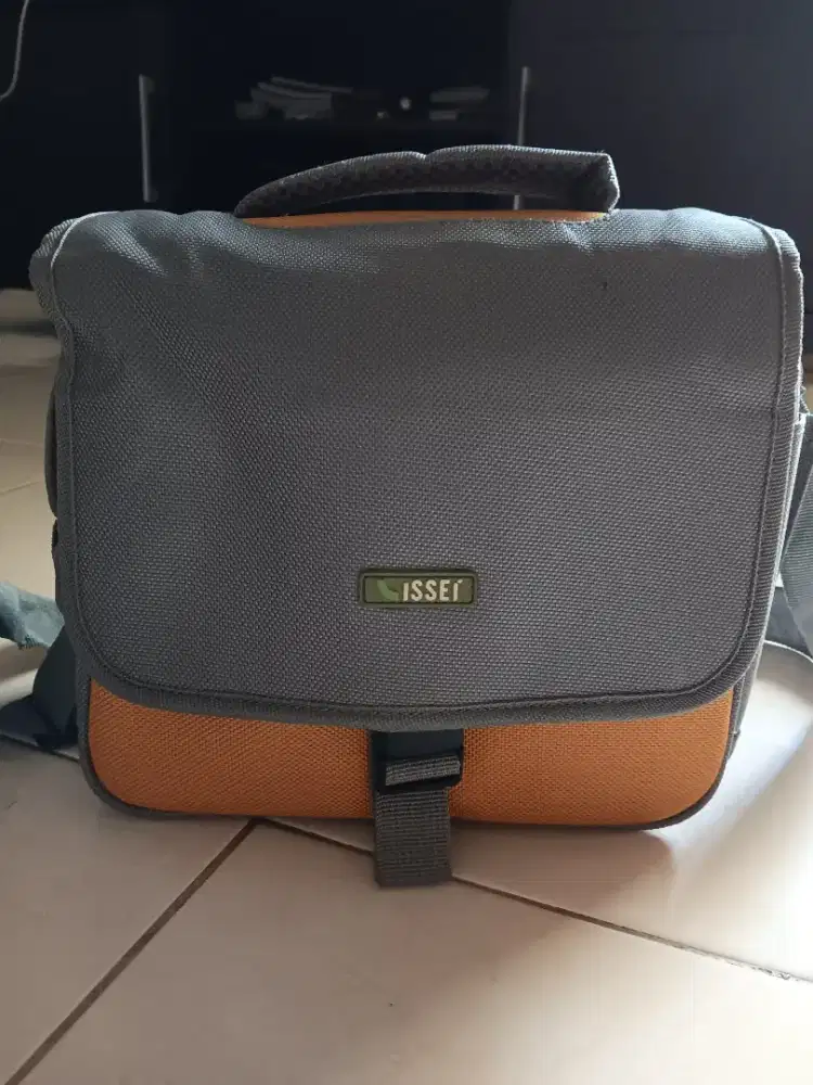 TAS KAMERA ISSEI Travelling