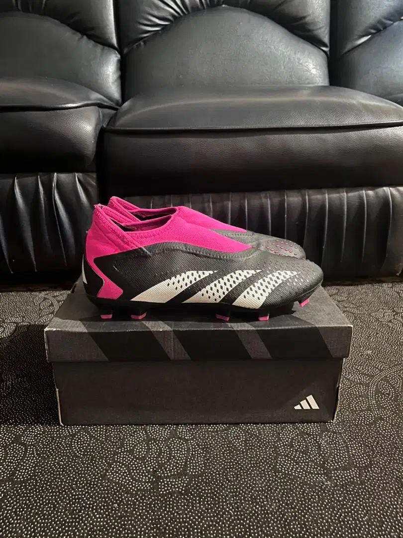 DIJUAL CEPAT SEPATU BOLA ADIDAS PREDATOR ACCURACY 3 LACELESS FG ORI