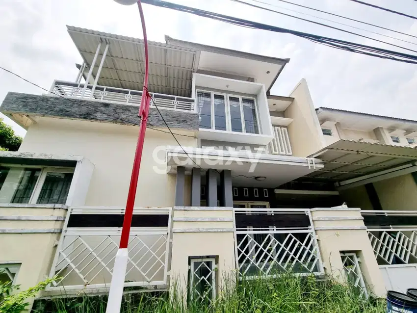 RUMAH MEWAH DI PERUMAHAN ELIT RANDUAGUNG GRESIK KONDISI BAGUS SIAP HUN