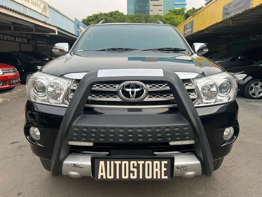 Toyota Fortuner 2.7 G Luxury Bensin Matic 2011 Hitam Innova 2010 2012