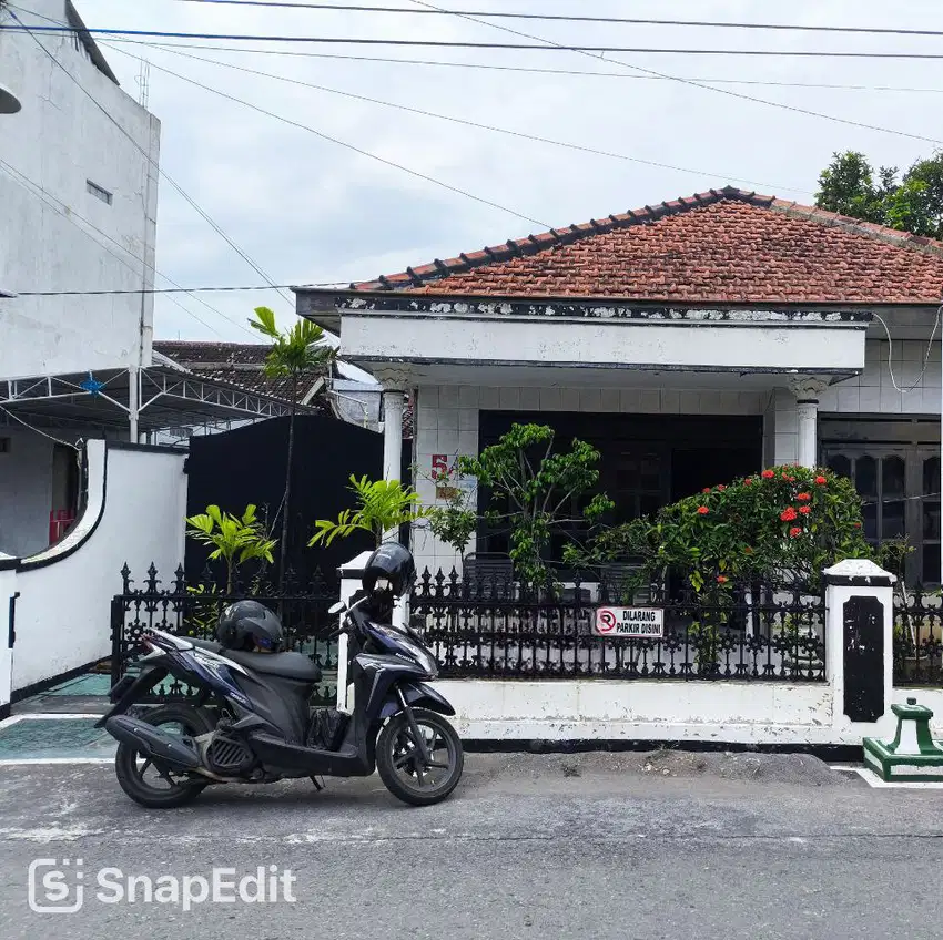 Rumah nyaman dan asri di cemani Grogol