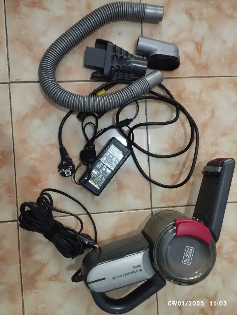 Vacum cleaner mobil Black Decker normal murah