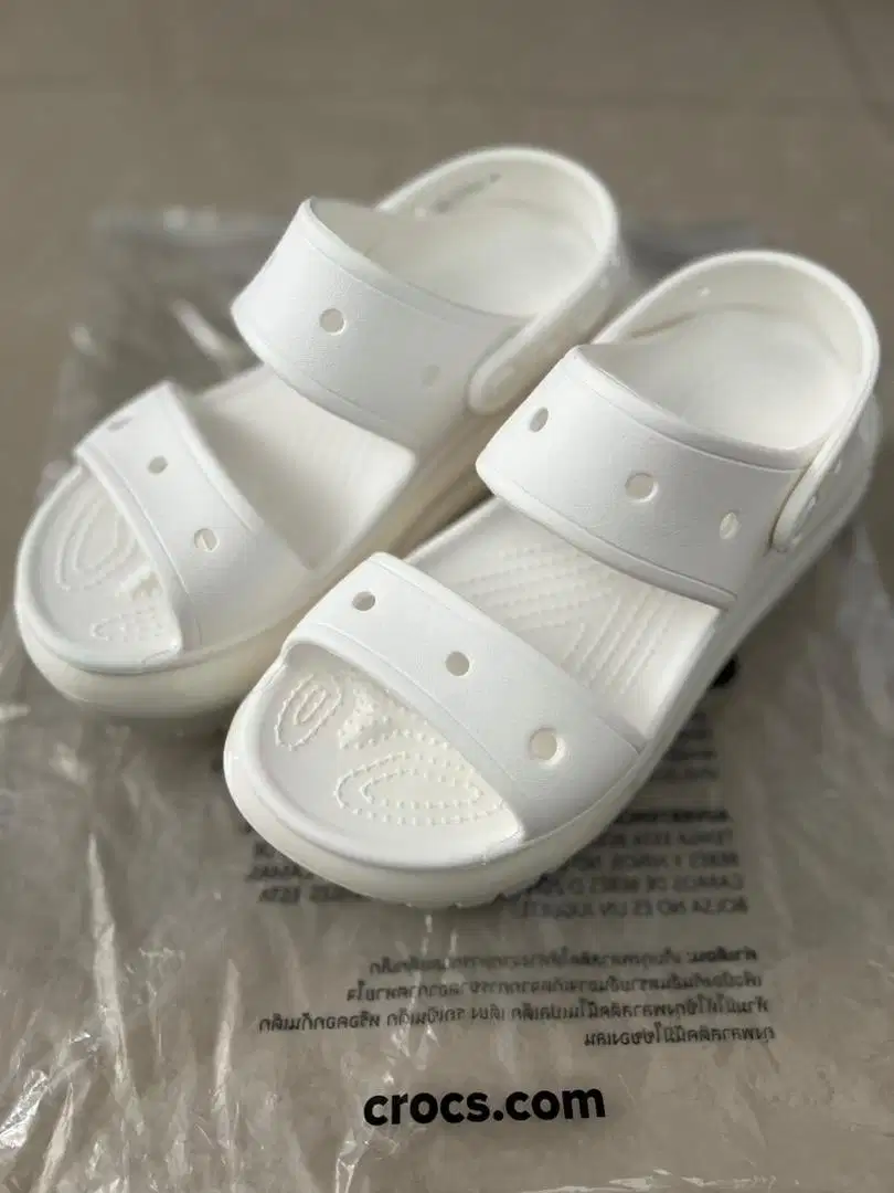 DIJUAL LIKE NEW SANDAL CROCS ORI