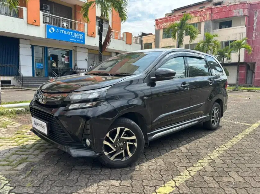 Pajak Panjang - Toyota Avanza 1.5 Veloz Bensin-AT 2021 Hitam (DFG)