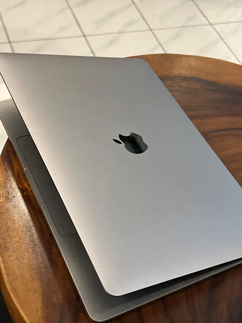 Macbook pro M1 8/256gb