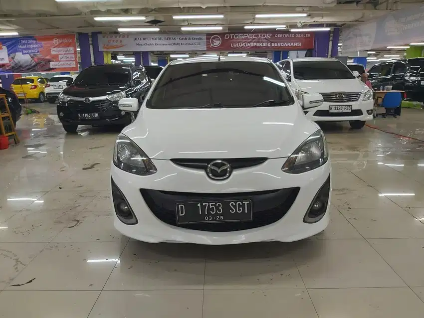 Mazda 2 2014 AT