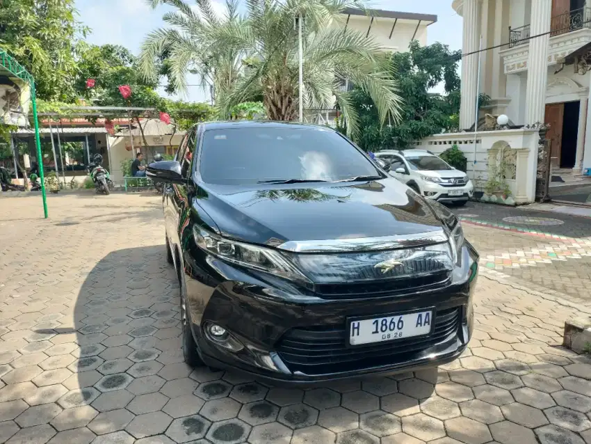 DIJUAL TOYOTA HARRIER 2014