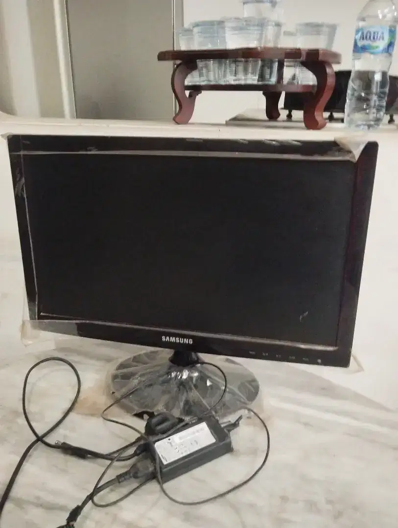 LCD monitor 20 Bekas