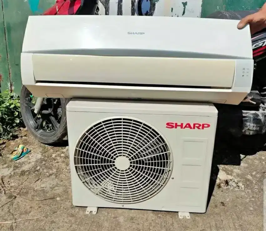 AC Sharp 1/2 PK irit listrik