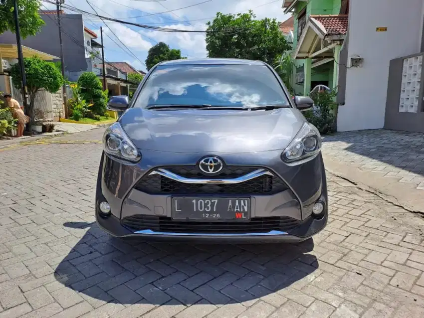 Toyota Sienta 1.5 V Automatic  2021