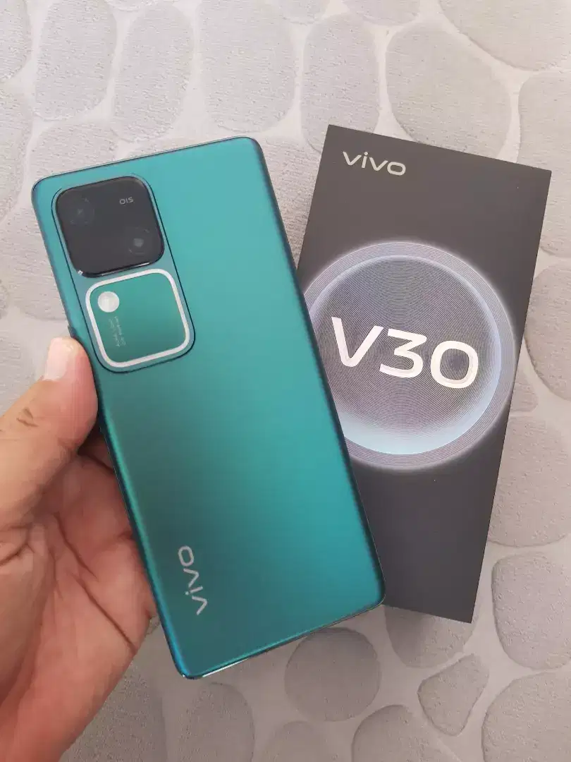 Vivo V30 5G (8gb/256gb) second like new