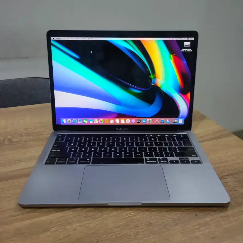 Macbook Pro 2020 13 core i5 Ram 16/512