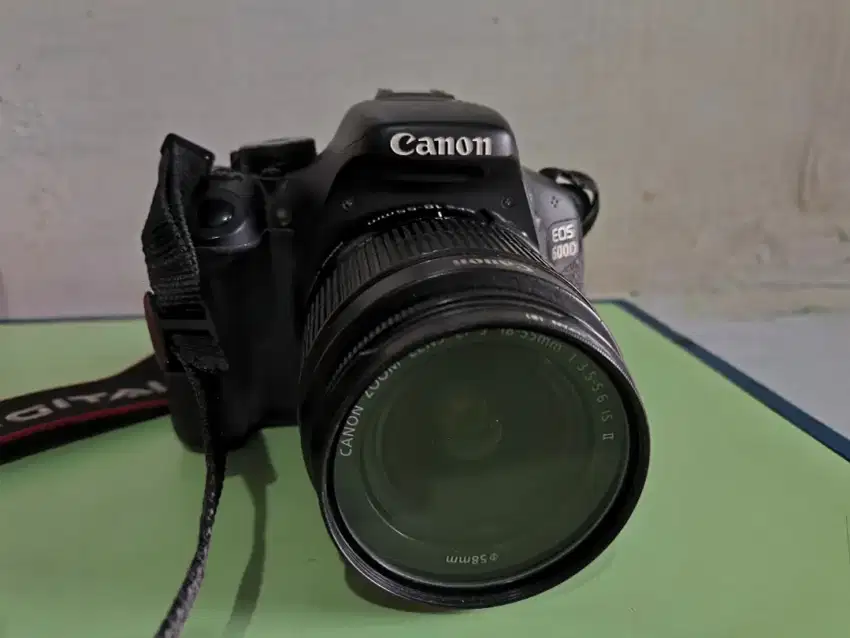 Kamera DSLR CANON 600D