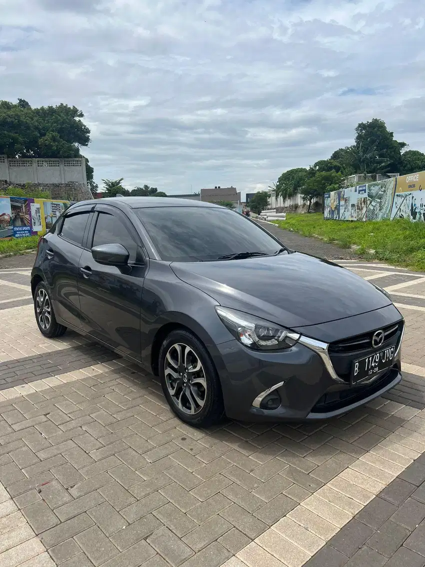 [19JT BAWA PULANG] Mazda 2 1.5 R AT 2017