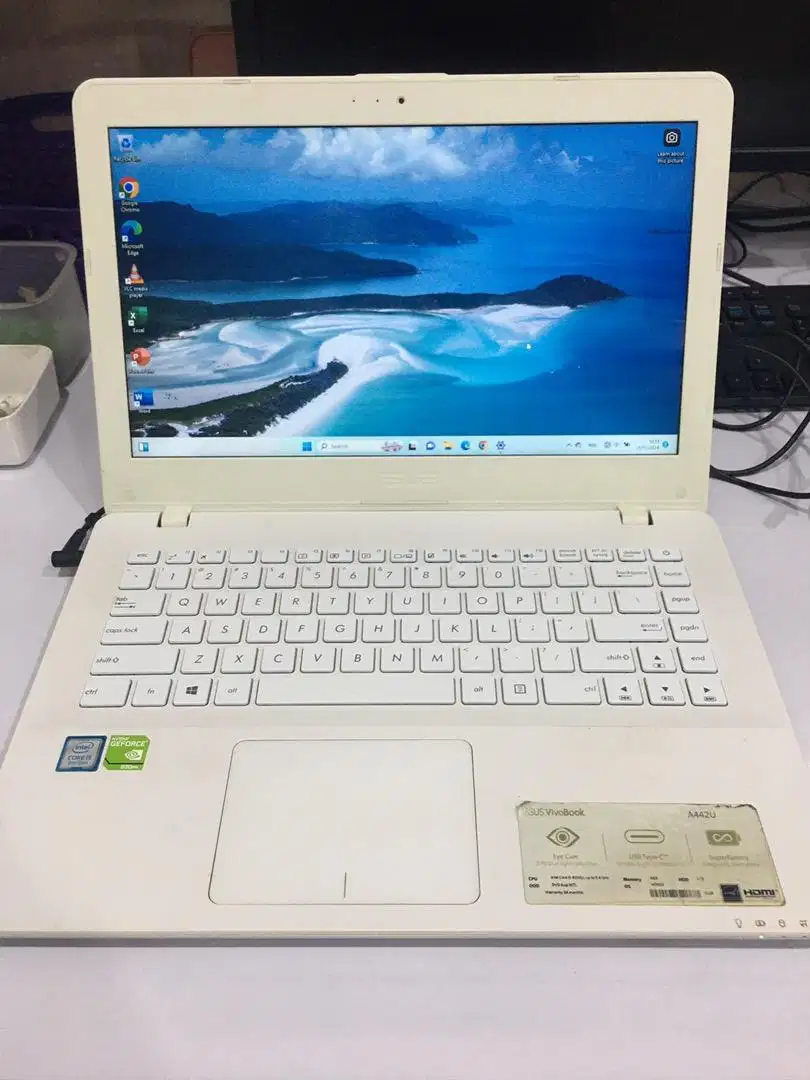 Asus vivobook A442U