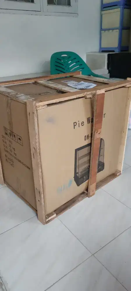 Dijual etalase kondisi baru