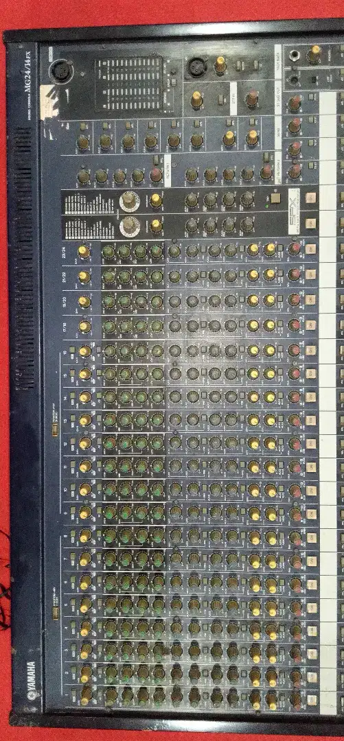 Mixer Analog 24 In 6 Aux