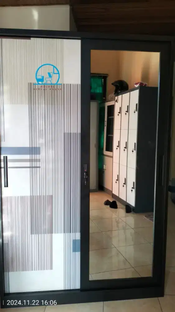 Promo lemari pakaian besi sliding