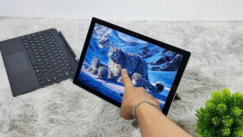 Laptop 2in1 Microsoft Surface 4 Ci5 SSD 128 GB Layar bisa dilepas