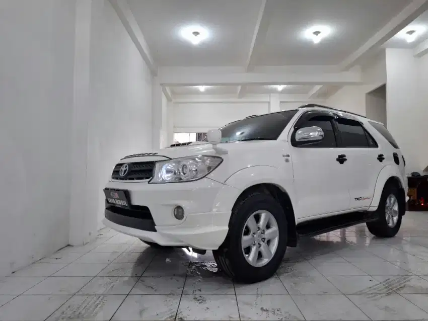 TOYOTA FORTUNER G 2 5 A/T TRD, 2011