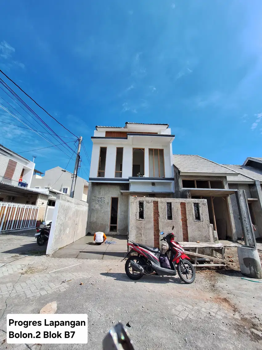 Jual Rumah Solo Barat 600 jt-an 2 Lantai Dekat DE TJOLOMADOE