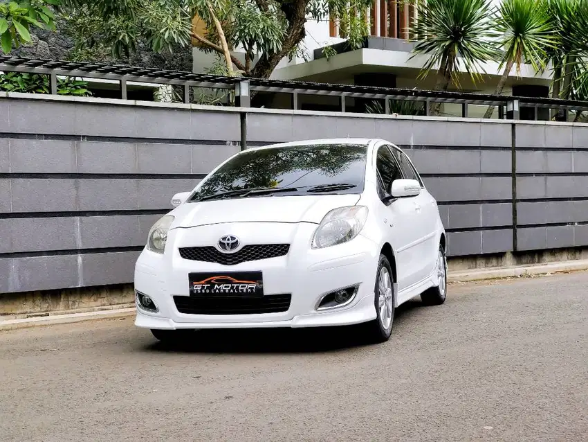 Dp.12,5jt Toyota Yaris E Matic 2010