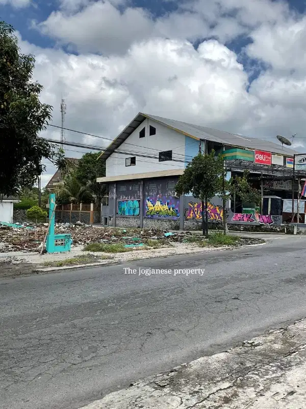 tanah mangku jalan kaliurang km 15, barat kopi klotok