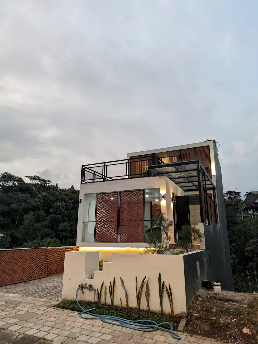 RIC.A115 JUAL VILLA AREA MALANG INCOME 20 JT PER TAHUN LOKASI TOP